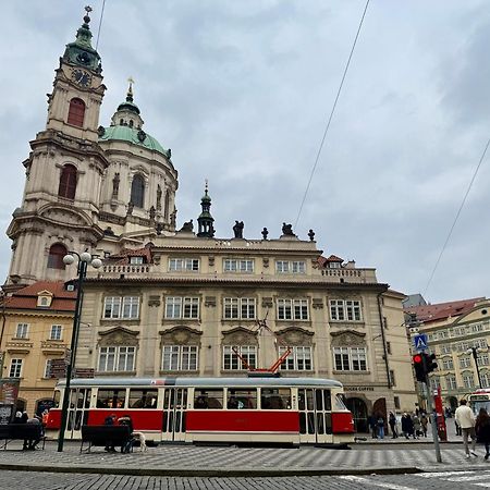 Unique Charles Bridge 2Bdr Apartment. Прага Экстерьер фото