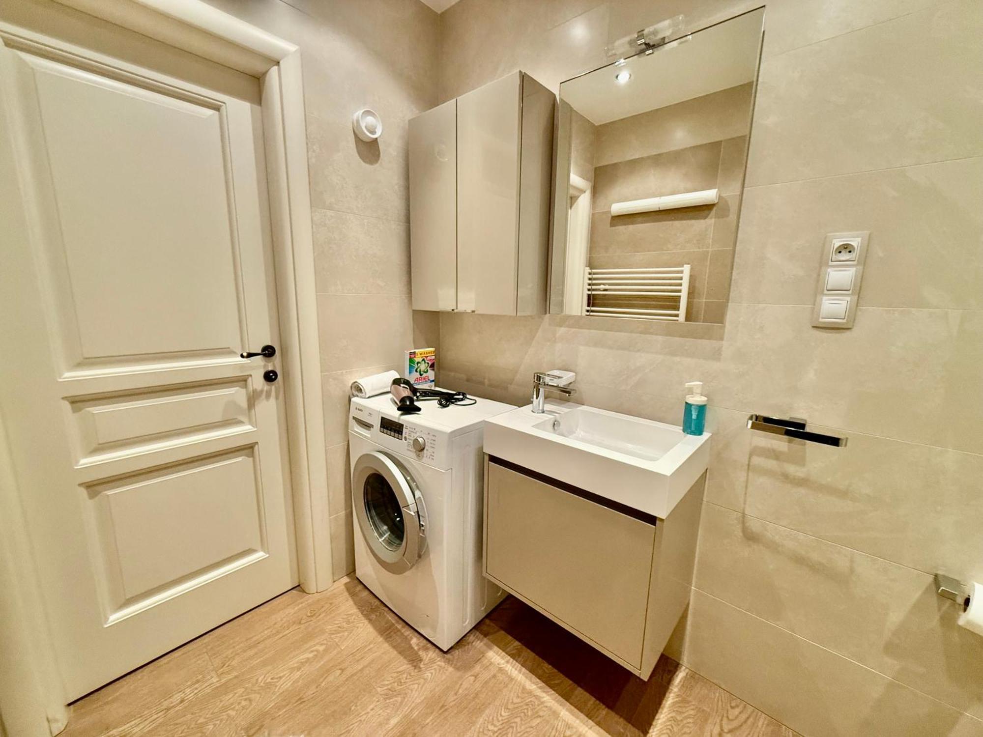 Unique Charles Bridge 2Bdr Apartment. Прага Экстерьер фото