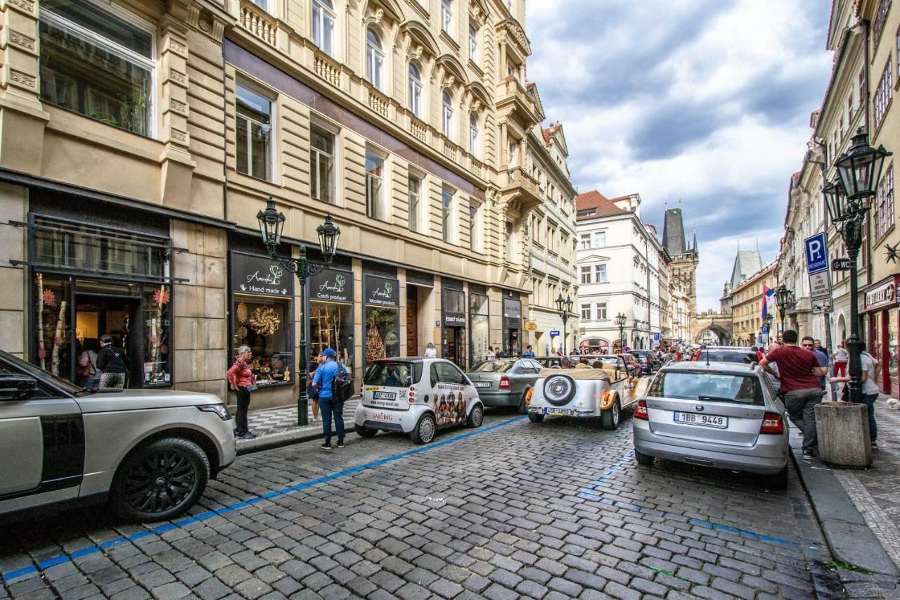 Unique Charles Bridge 2Bdr Apartment. Прага Экстерьер фото