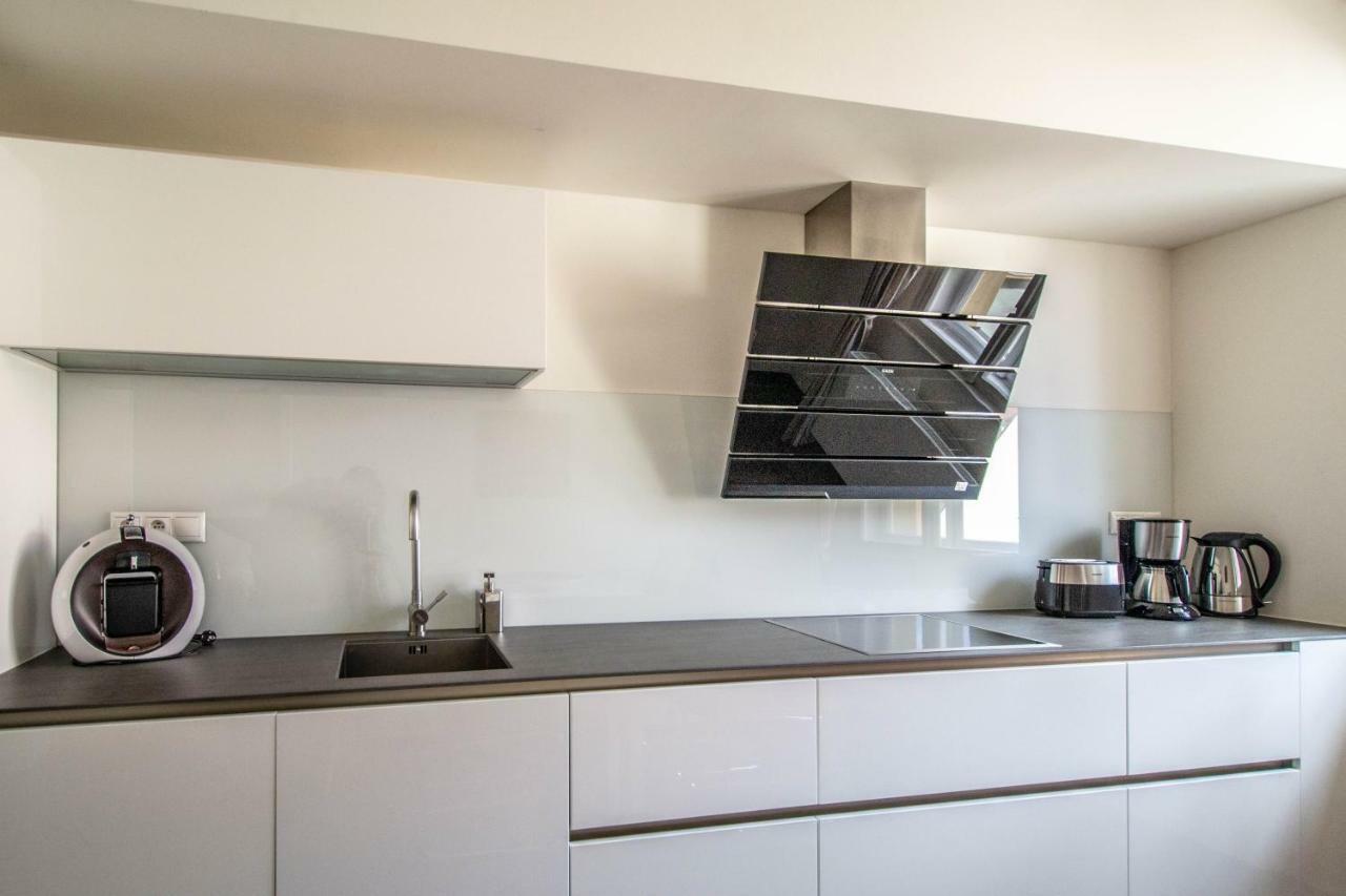 Unique Charles Bridge 2Bdr Apartment. Прага Экстерьер фото
