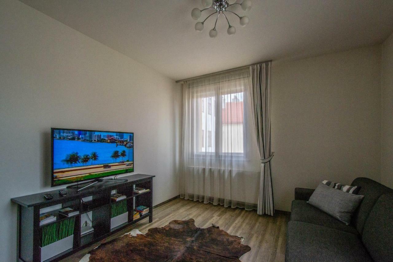 Unique Charles Bridge 2Bdr Apartment. Прага Экстерьер фото